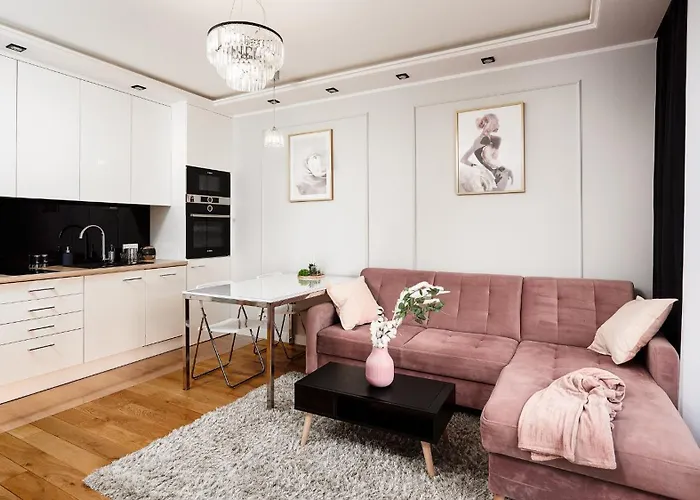 Lumina Apartment With Parking Near Muzeum Powstania